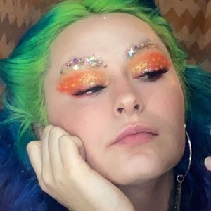 Meet your seller Katherine!